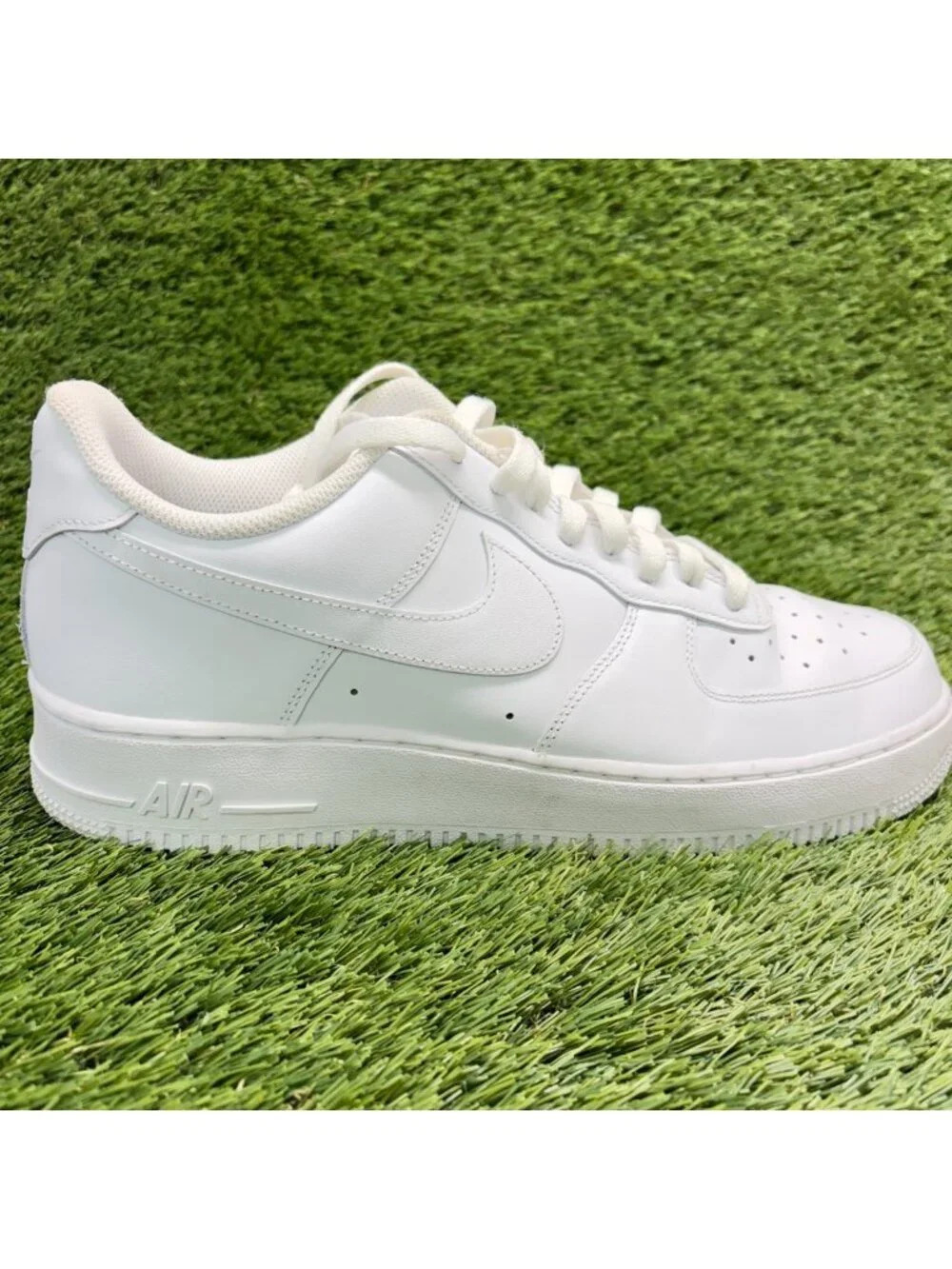 Nike Air Force 1 '07 Low Mens Size 12 White Athletic Lifestyle Shoes Sneakers